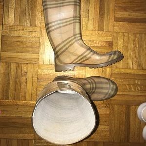 Burberry pink rain boots